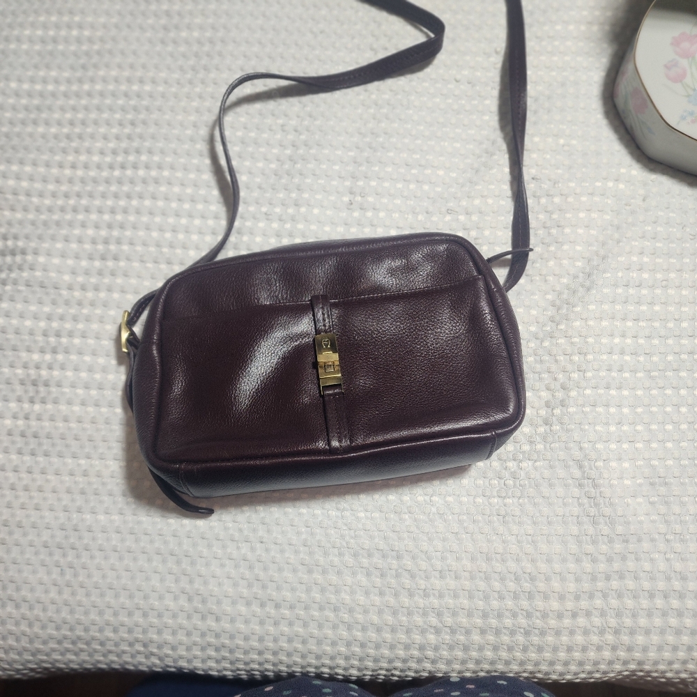 ETIENNE AIGNER VINTAGE EUC BURGANDY LEATHER CROSSBODY BAG